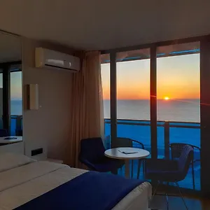 Only Front Sea View, No Side View, Wonderful Panorama, High Floor, Location Guarantee باتومي